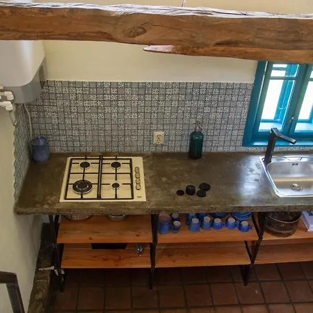 Casa Stramba * Zece Hotare